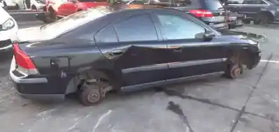Véhicule à la ferraille volvo s60 berlina 2.4 diesel de l'année 2004 alimenté d5244t2