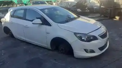 Veículo de Sucata opel astra j lim. sport do ano 2009 alimentado a17dtr