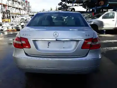 Здавання транспортного засобу mercedes-benz clase e (w212) lim. 2.1 cdi cat року 2009 потужний 651924