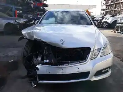 Здавання транспортного засобу mercedes-benz clase e (w212) lim. 2.1 cdi cat року 2009 потужний 651924