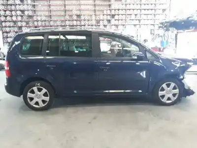Veículo de Sucata volkswagen touran 2.0 16v fsi do ano 2006 alimentado blx