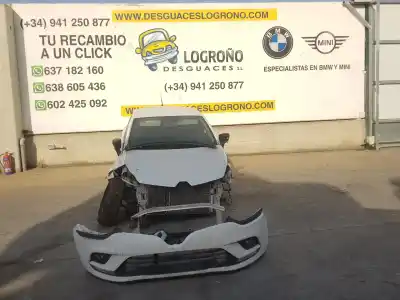 Veicolo di demolizione RENAULT CLIO IV Business dell'anno 2017 alimentato K9K628