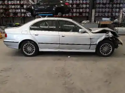 Veículo de Sucata bmw 5 (e39) 520 d do ano 2000 alimentado 204d1