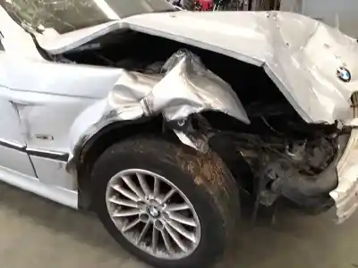 Veículo de Sucata bmw 5 (e39) 520 d do ano 2000 alimentado 204d1