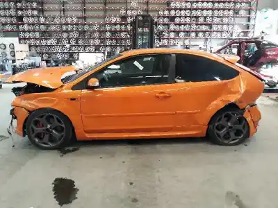 Veicolo di demolizione FORD FOCUS BERLINA (CAP) ST Racing Orange dell'anno 2004 alimentato HYDA