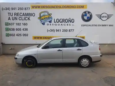 Veículo de Sucata seat cordoba (6k1, 6k2) 1.6 i do ano 2000 alimentado alm