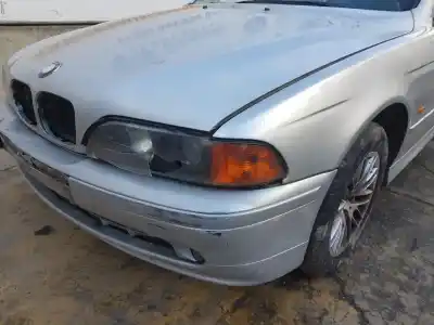 Sloopvoertuig bmw 5 (e39) 525 i van het jaar 2000 aangedreven 256s5