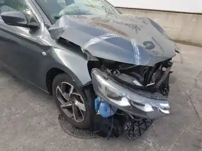 Veicolo di demolizione citroen celysée 1.2 12v vti dell'anno 2017 alimentato hm01