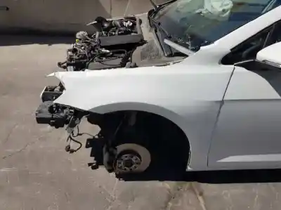 Veicolo di demolizione volkswagen golf vii lim. 1.6 tdi dpf dell'anno 2014 alimentato clha