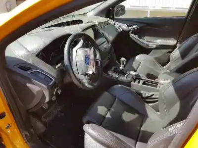 Vehicul casat ford focus lim. 2.0 ecoboost al anului 2015 alimentat r9dc