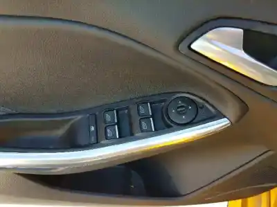 Vehicul casat ford focus lim. 2.0 ecoboost al anului 2015 alimentat r9dc