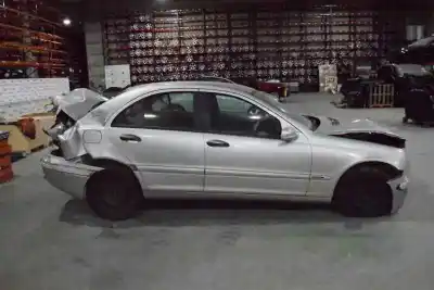 Утилизация автомобиля mercedes-benz clase c bm 203 berlina 180 compressor 203.046 года 2002 питание 271946