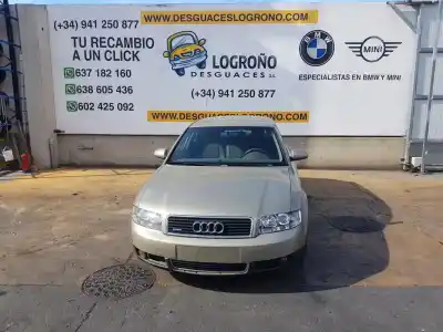 Veicolo di demolizione AUDI A4 AVANT (8E) 2.5 TDI Quattro (132kW) dell'anno 2002 alimentato AKE