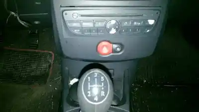 Veículo de Sucata renault clio iii dynamique do ano 2011 alimentado k9k 770