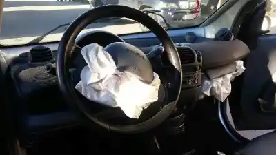 Veículo de Sucata smart coupe 0.7 turbo cat do ano 2003 alimentado m160910