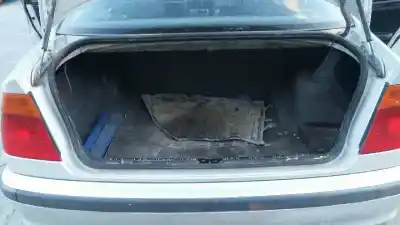 Sloopvoertuig bmw 3 (e46) 320 d van het jaar 1998 aangedreven 204d1