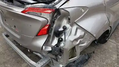 Veículo de Sucata toyota chr híbrido 90kw do ano 2019 alimentado 2zr