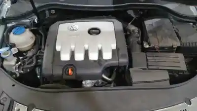 Veículo de Sucata volkswagen passat berlina 2.0 tdi do ano 2005 alimentado bkp