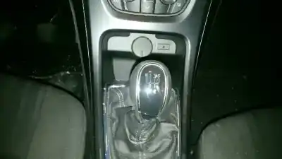 Veículo de Sucata opel astra j lim. 1.4 16v do ano 2010 alimentado a14xer