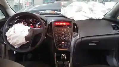 Veículo de Sucata opel astra j lim. 1.4 16v do ano 2010 alimentado a14xer