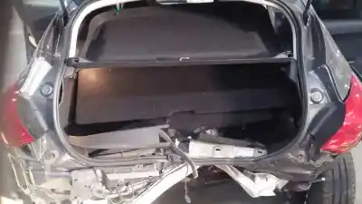 Veículo de Sucata opel astra j lim. 1.4 16v do ano 2010 alimentado a14xer