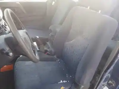 Здавання транспортного засобу mitsubishi montero (v60/v70) 3.2 di-d avance року 2001 потужний 4m41