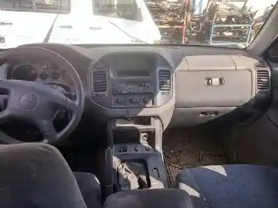 Здавання транспортного засобу mitsubishi montero (v60/v70) 3.2 di-d avance року 2001 потужний 4m41