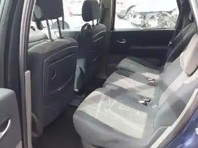 Véhicule à la ferraille renault scénic ii (jm0/1_) 1.9 dci (jm0g, jm12, jm1g, jm2c) de l'année 2004 alimenté f9q812