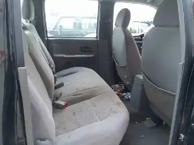 Здавання транспортного засобу isuzu dmax 2999 cc року 2006 потужний 4jh1tc