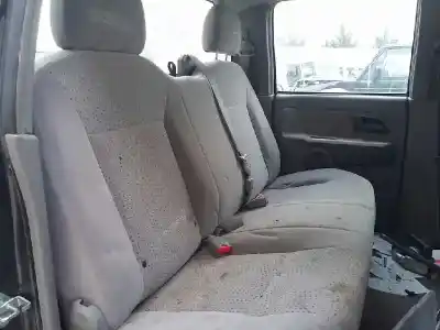 Здавання транспортного засобу isuzu dmax 2999 cc року 2006 потужний 4jh1tc