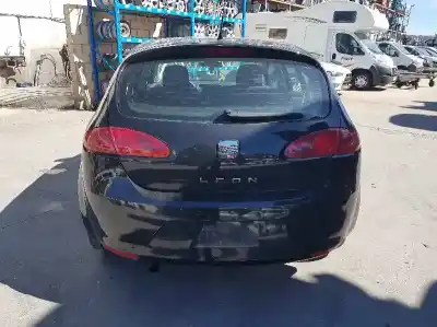 Veicolo di demolizione seat leon (1p1) 1.9 tdi dell'anno 2005 alimentato bkc