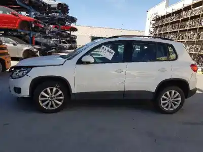 Véhicule à la ferraille volkswagen                                         tiguan                                                                                                                                                                                                                                                     2.0 tdi                                                                                                                                                                                                                                                    de l'année 2011 alimenté cffb