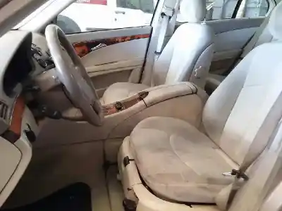 Veículo de Sucata mercedes-benz clase e (w211) e 320 cdi (211.026) do ano 2003 alimentado om648961