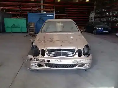 Veículo de Sucata mercedes-benz clase e (w211) e 320 cdi (211.026) do ano 2003 alimentado om648961