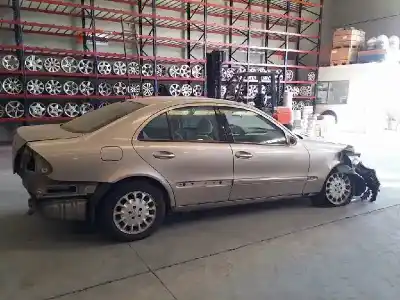 Veículo de Sucata mercedes-benz clase e (w211) e 320 cdi (211.026) do ano 2003 alimentado om648961