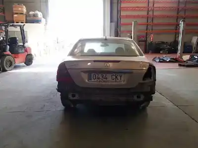 Veículo de Sucata mercedes-benz clase e (w211) e 320 cdi (211.026) do ano 2003 alimentado om648961