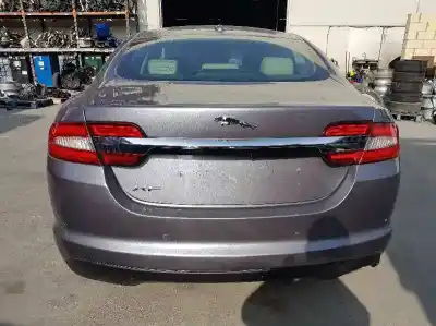 Vehicul casat jaguar xf i (x250) 2.2 d al anului 2012 alimentat 224dt