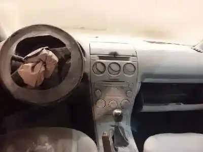 Veículo de Sucata mazda 6 sedán (gg) 2.0 (ggep) do ano 2002 alimentado lf17