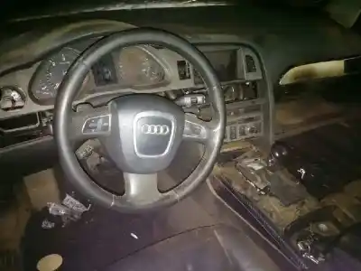 Vehicul casat audi a6 berlina 3.0 v6 24v tdi al anului 2004 alimentat bmk