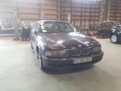 Veículo de Sucata bmw 5 (e39) 525 tds do ano 1998 alimentado 256t1