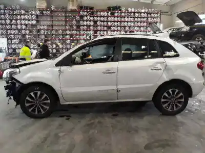 Sloopvoertuig renault koleos 2.0 dci diesel fap van het jaar 2013 aangedreven m9r862