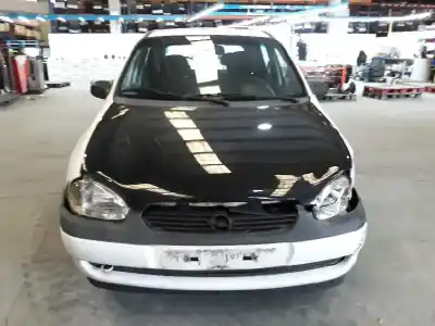 Veicolo di demolizione opel corsa b 1.7 diesel dell'anno 1996 alimentato 
