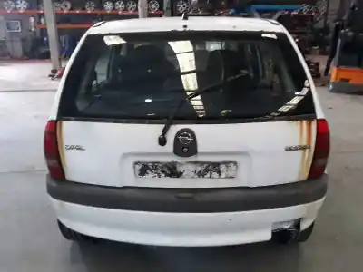 Veicolo di demolizione opel corsa b 1.7 diesel dell'anno 1996 alimentato 