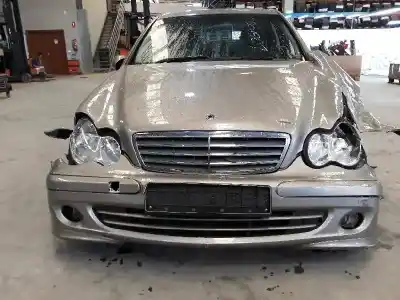 Veículo de Sucata MERCEDES                                           CLASE C (W203) BERLINA                                                                                                                                                                                                                                     2.2 CDI CAT                                                                                                                                                                                                                                                do ano 2006 alimentado 646963