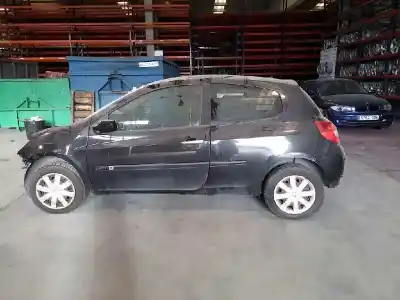 Vehicul casat RENAULT                                            CLIO III                                                                                                                                                                                                                                                   1.5 dCi Diesel                                                                                                                                                                                                                                             al anului 2006 alimentat K9K768