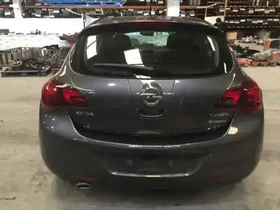 Scrapping Vehicle opel astra j lim. 4türig 1.4 16v turbo of the year 2011 powered a14net