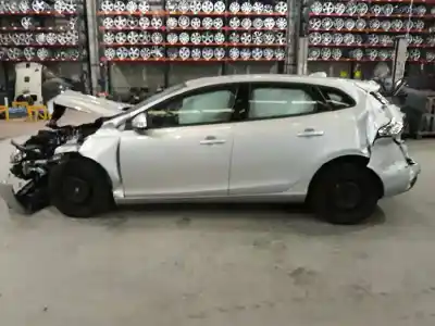 Vehículo de desguace volvo v40 1.6 diesel cat del año 2013 con motor d4162t