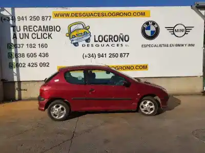 Veicolo di demolizione peugeot                                            206 berlina                                                                                                                                                                                                                                                1.4                                                                                                                                                                                                                                                        dell'anno 1999 alimentato kfx