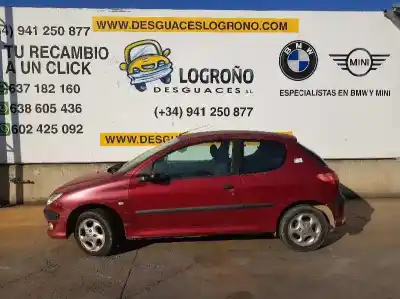 Veicolo di demolizione peugeot                                            206 berlina                                                                                                                                                                                                                                                1.4                                                                                                                                                                                                                                                        dell'anno 1999 alimentato kfx