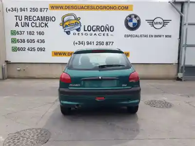 Veículo de Sucata peugeot                                            206 berlina                                                                                                                                                                                                                                                1.4                                                                                                                                                                                                                                                        do ano 2000 alimentado kfw